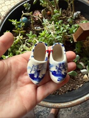 Delft Blue Hand Painted Mini Dutch Ceramic Clogs~Holland Souvenir~Windmills